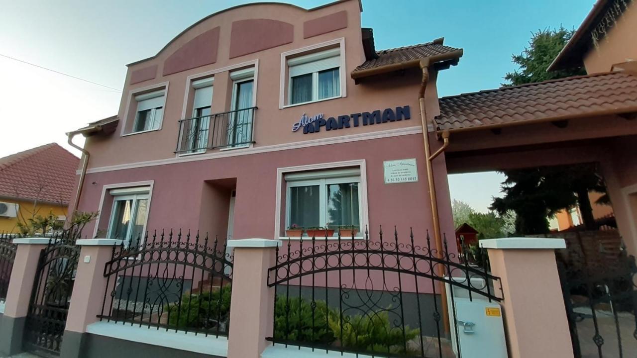 Alom Apartman Hajdúszoboszló المظهر الخارجي الصورة
