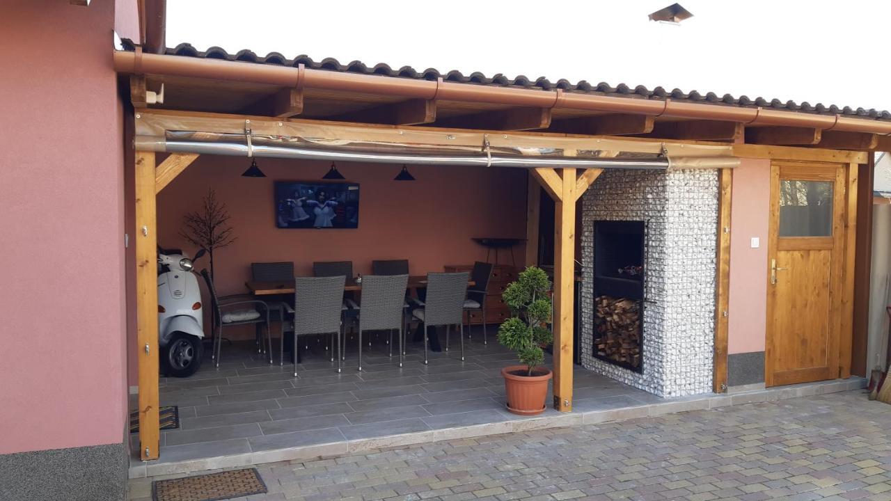 Alom Apartman Hajdúszoboszló المظهر الخارجي الصورة