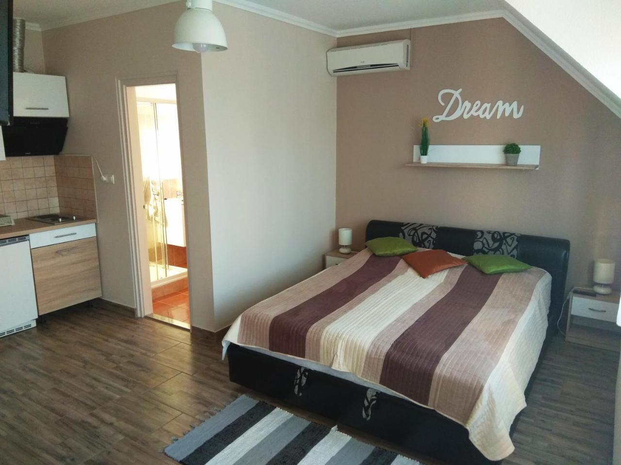 Alom Apartman Hajdúszoboszló المظهر الخارجي الصورة