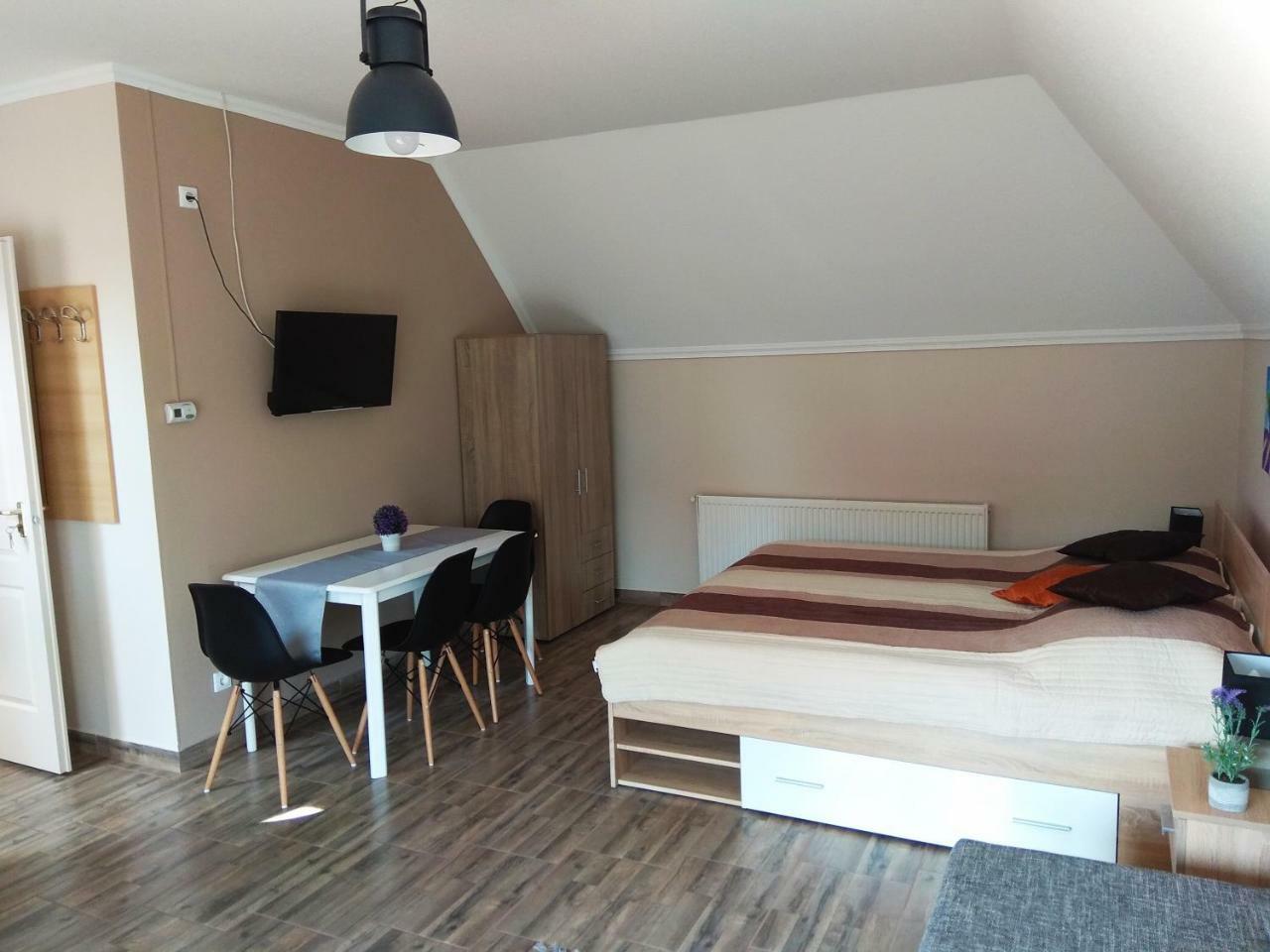 Alom Apartman Hajdúszoboszló المظهر الخارجي الصورة